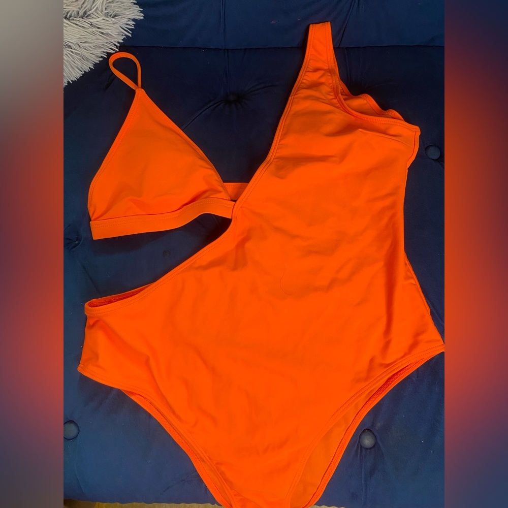 Bathing suit
